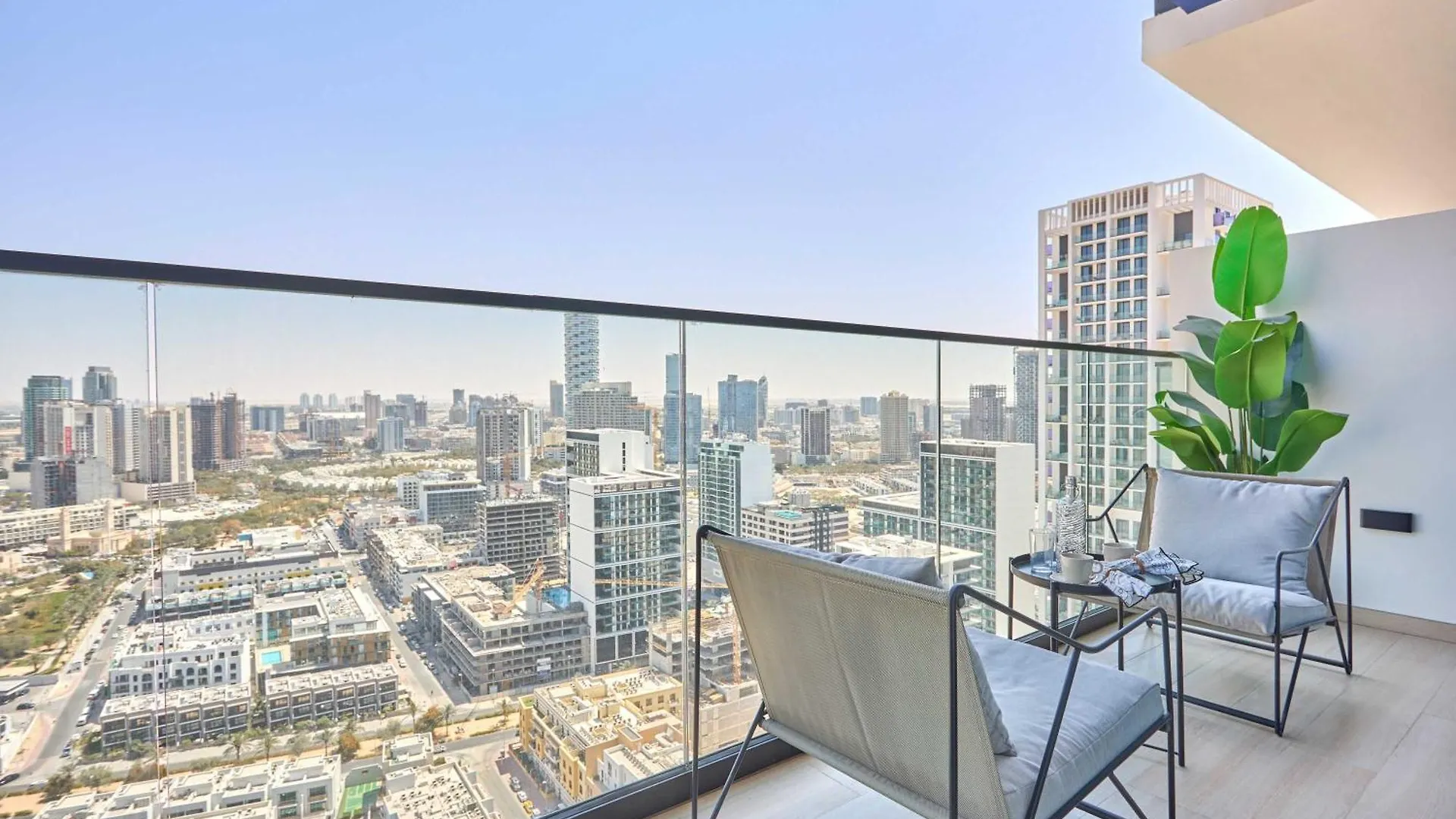 Apartment Frank Porter - Binghatti Corner Dubai