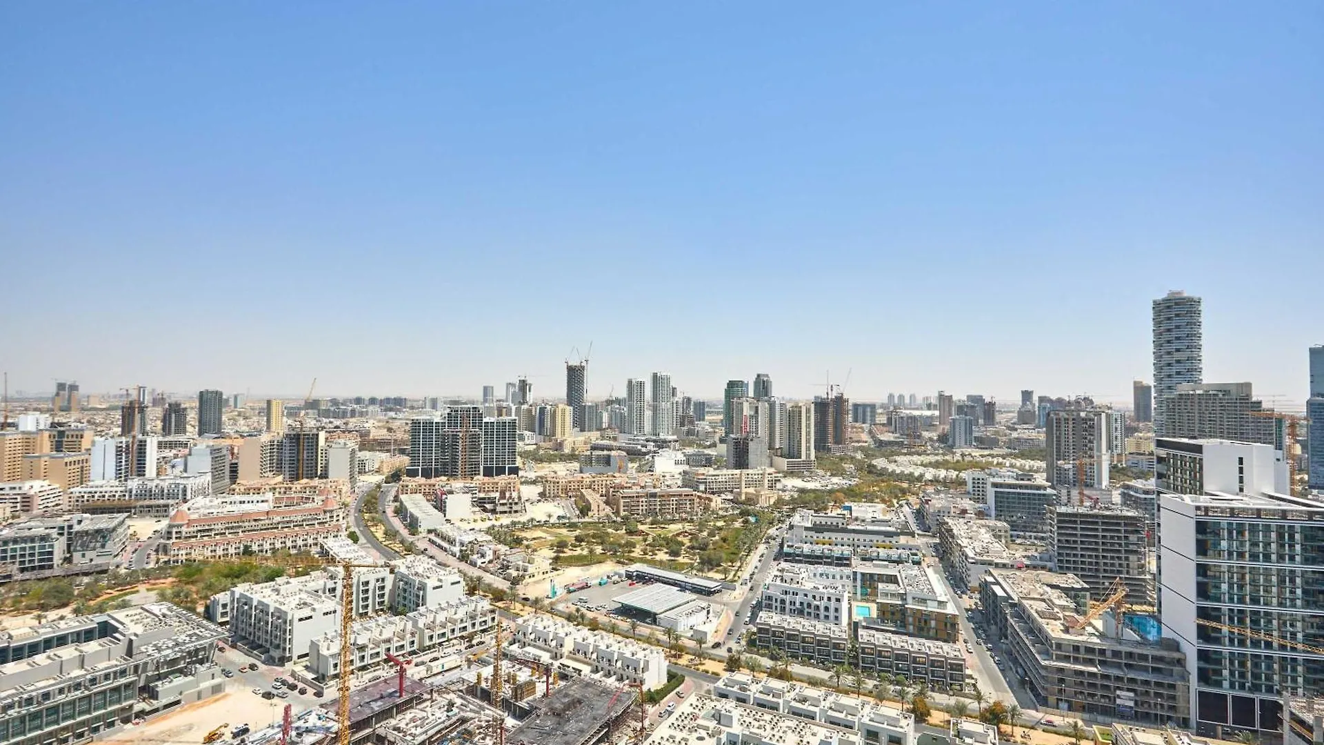 Frank Porter - Binghatti Corner Dubai 0*,