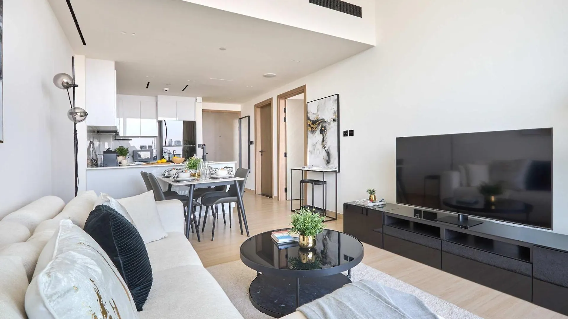 Apartment Frank Porter - Binghatti Corner Dubai
